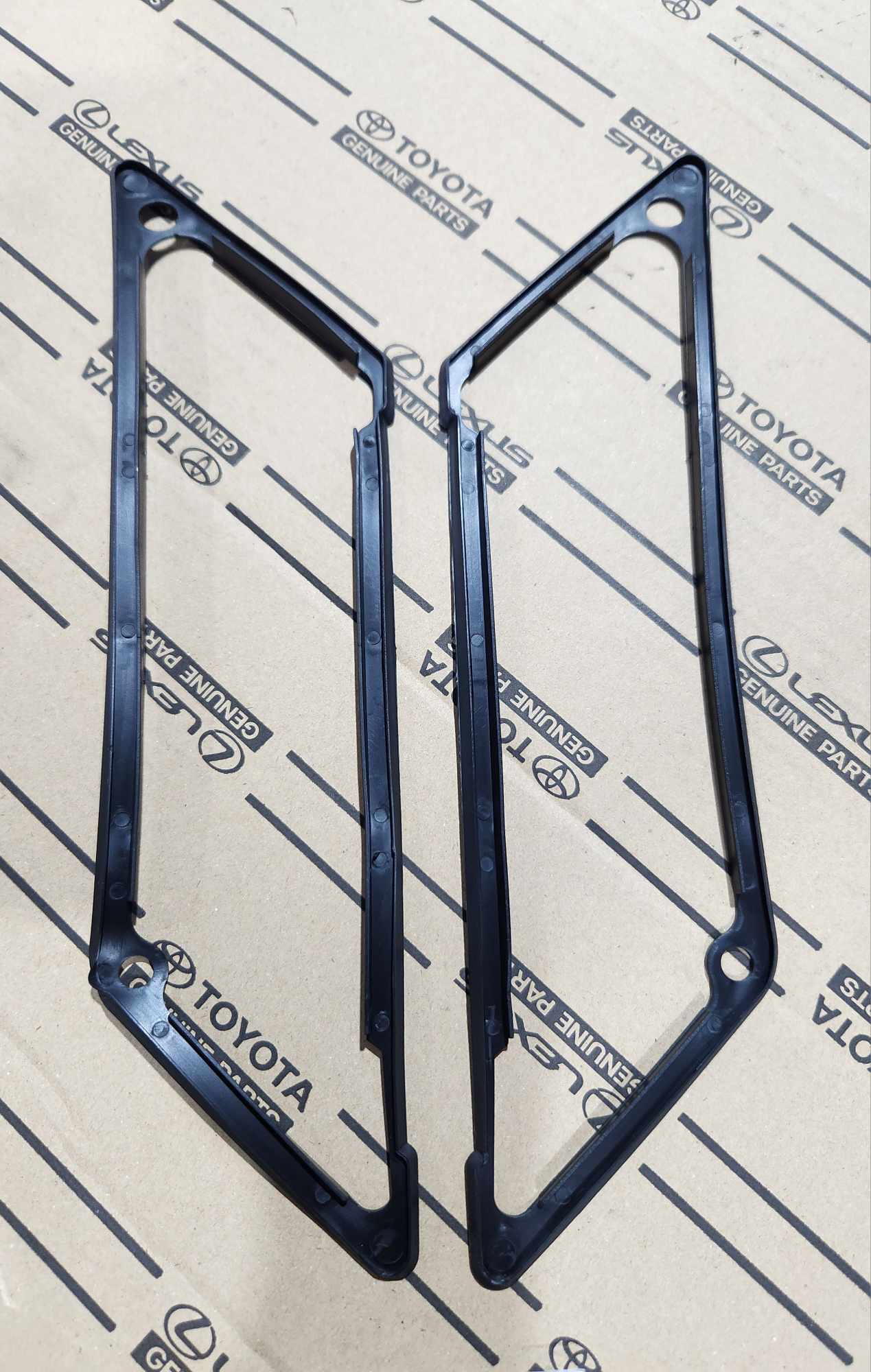 Chrome factory guard vents suit any 60 Series Landcruiser image 4