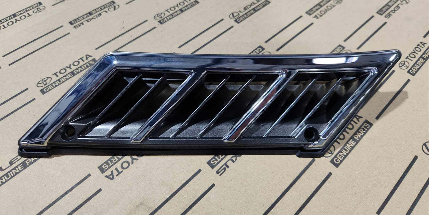 Chrome factory guard vents suit any 60 Series Landcruiser image 6