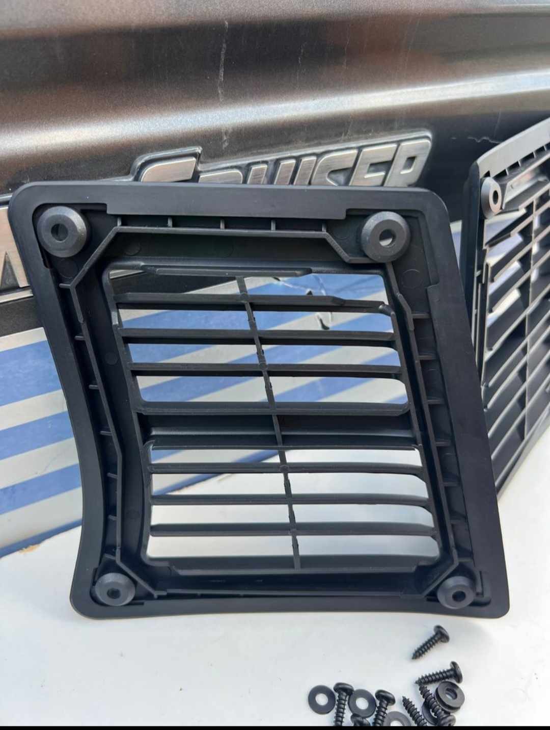 D pillar vent image 1