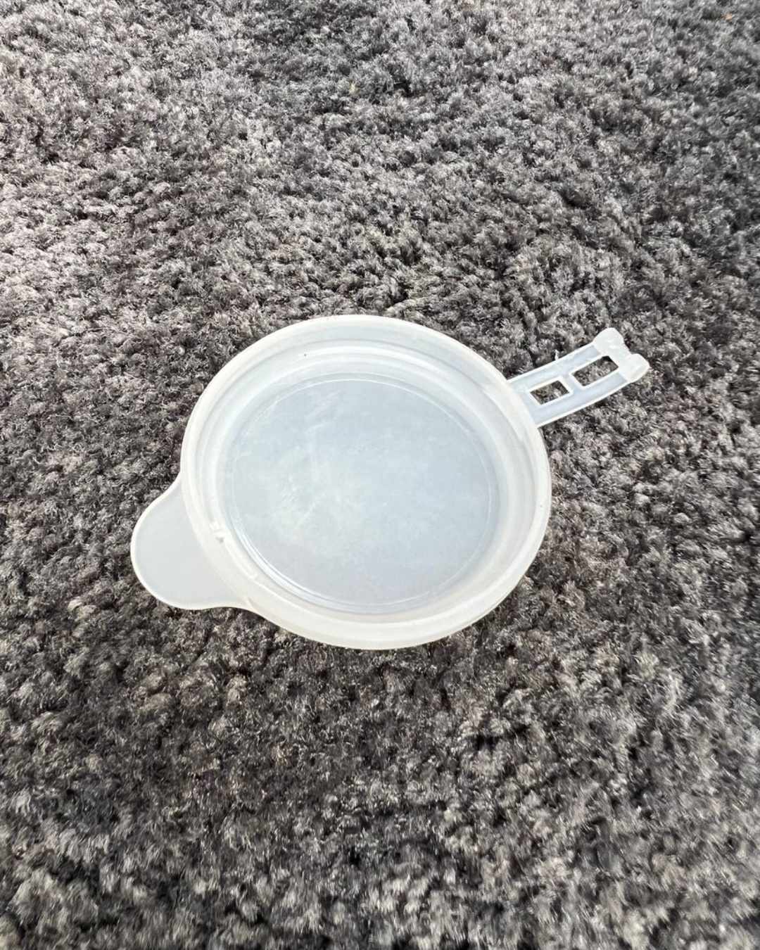 Window wiper reservoir cap image 1