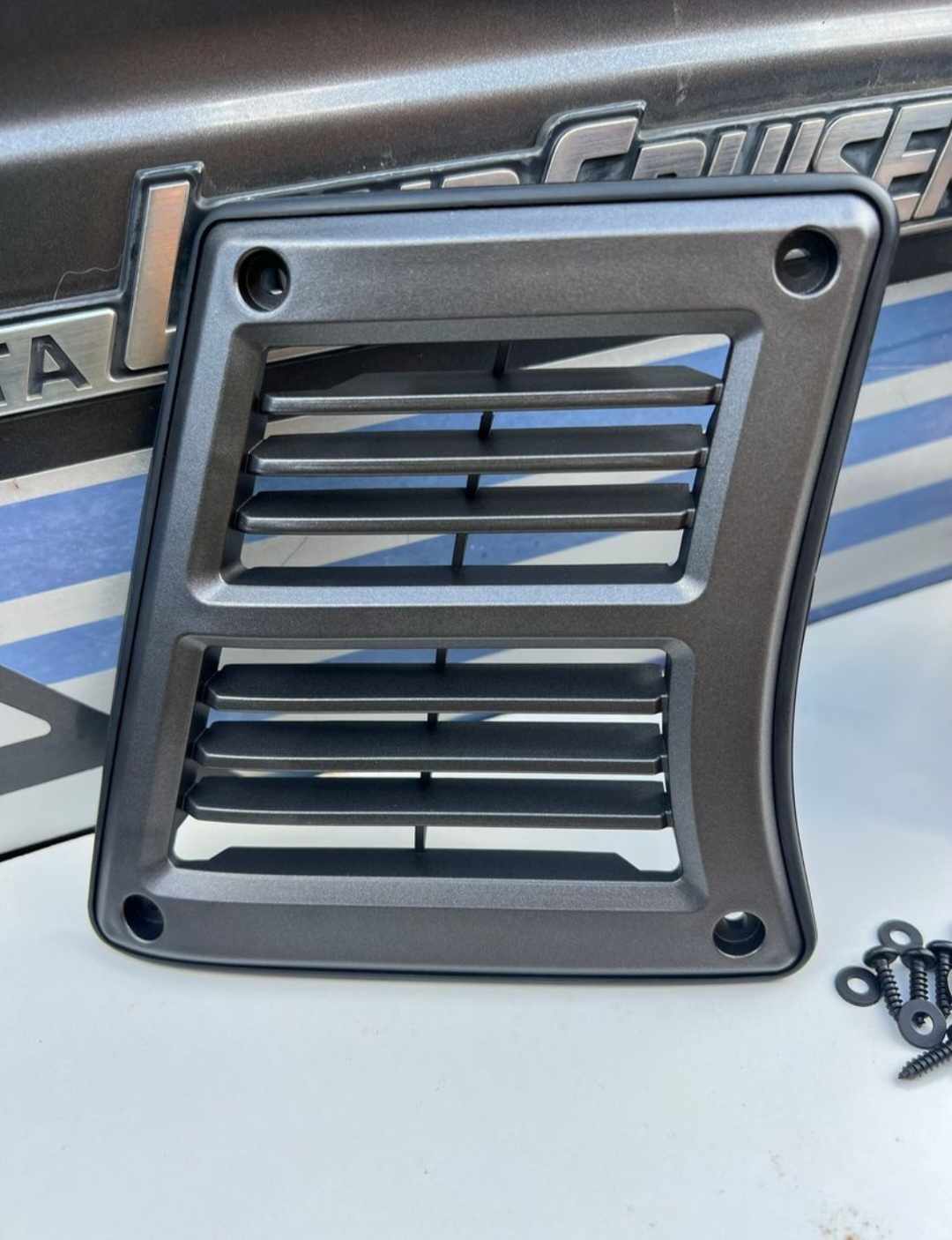 D pillar vent image 2